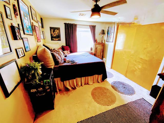 31733 Lake Meadow Rd, Acton CA: https://media.crmls.org/mediaz/9bf643aa-871b-408f-8859-df2e00595c77.jpg