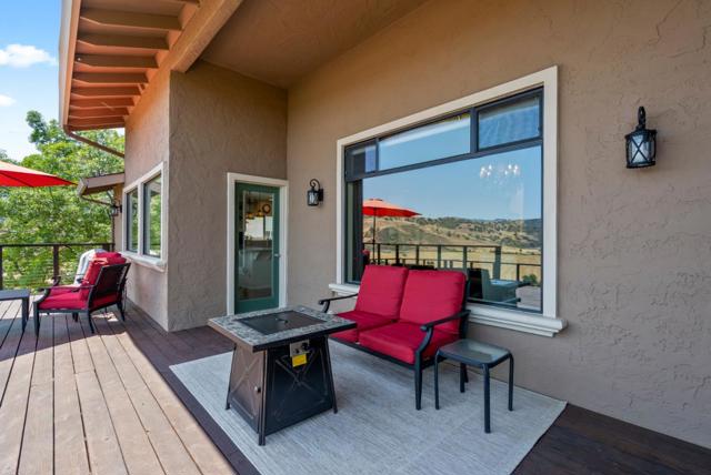 38 Barbras Court, Hollister CA: https://media.crmls.org/mediaz/9bf65935-1cfa-4e19-a2aa-93e168d79fd0.jpg