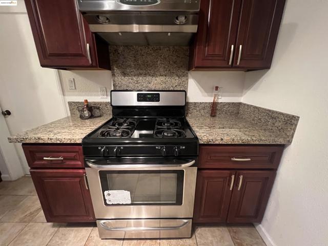 2326 Maywood Ave, Oakland CA: https://media.crmls.org/mediaz/9bf663d0-beb1-4826-8df2-714ead114a65.jpg