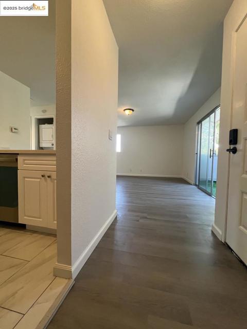 29626 Red Oak CT, Hayward CA: https://media.crmls.org/mediaz/9bf73139-89c3-4142-8c33-5d42cec5d26e.jpg