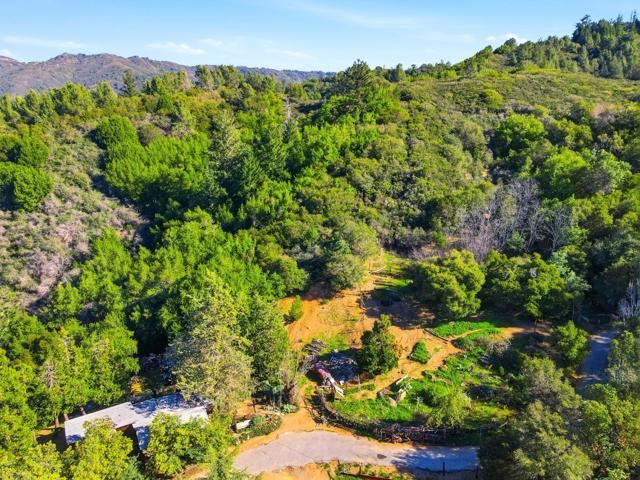 24733 Loma Prieta Avenue, Los Gatos CA: https://media.crmls.org/mediaz/9bf761b0-b653-4030-969a-8a718e9e8f30.jpg