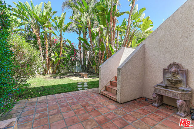 117 Navajo Lane, Topanga CA: https://media.crmls.org/mediaz/9bf7cc4c-fb7a-43d0-8d52-04a0013caebc.jpg