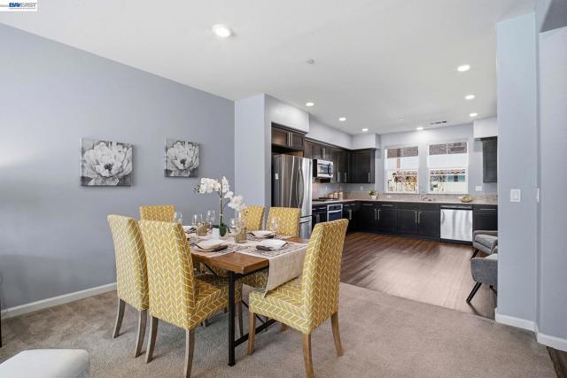 Image 9 of 47 For 102 Fanuncio Ln