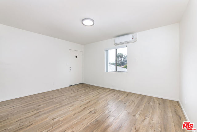 2333 Hauser Boulevard, Los Angeles CA: https://media.crmls.org/mediaz/9bf8d0c4-c446-43bb-bbcf-d7134653510a.jpg