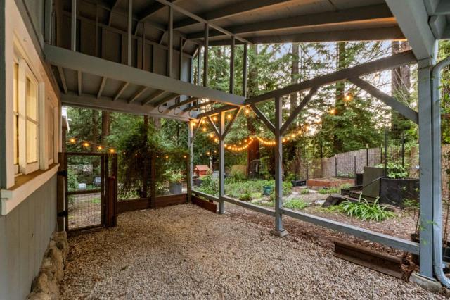 241 Redwood Way, Boulder Creek CA: https://media.crmls.org/mediaz/9bf942f2-373c-4353-b570-21635e513c3d.jpg