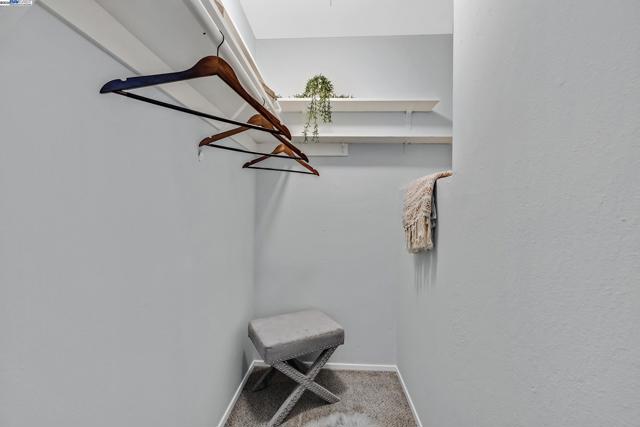 2207 Segundo Ct, Pleasanton CA: https://media.crmls.org/mediaz/9bf9480d-1042-43db-916c-39fdf3c550bf.jpg