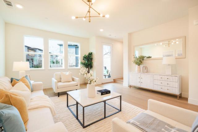 897 Fillmore Terrace, Sunnyvale CA: https://media.crmls.org/mediaz/9bf969e6-c3a7-4273-a446-837d01f612ee.jpg