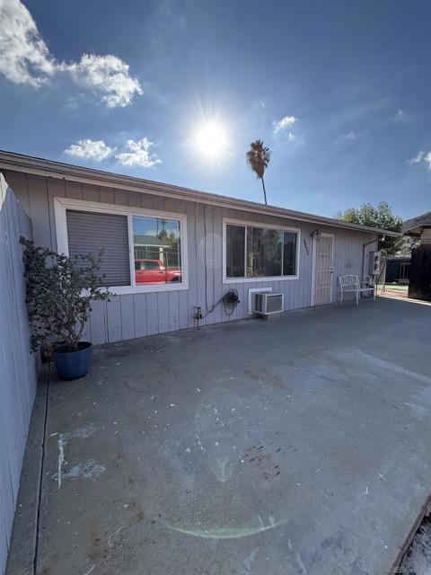 8209 8211 Jema Way, Lakeside CA: https://media.crmls.org/mediaz/9bfa330f-b5a7-46e3-89f3-1bb2fe08bf8a.jpg
