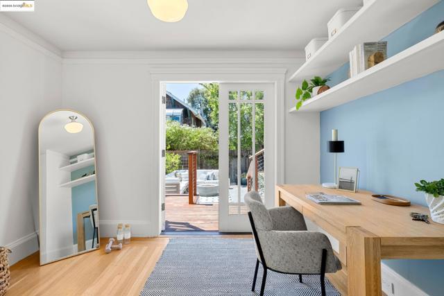2842 Ashby Ave, Berkeley CA: https://media.crmls.org/mediaz/9bfac5c8-c44b-495a-a17c-35477addf378.jpg