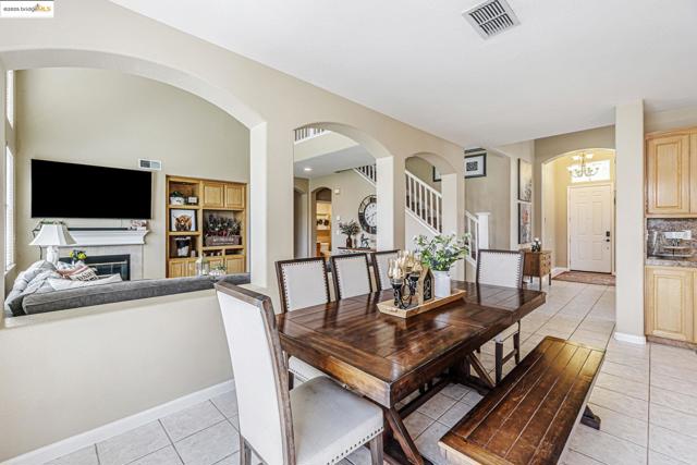2480 Stanford Way, Antioch CA: https://media.crmls.org/mediaz/9bfb526c-bd09-4ede-b938-866a408cac0e.jpg