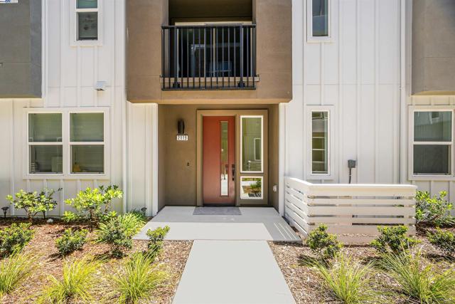 2119 Stanford Street, Alameda CA: https://media.crmls.org/mediaz/9bfba073-e8ab-4686-a752-faa3b3b002ed.jpg