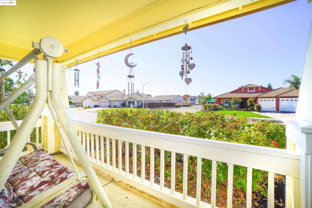 5402 Navajo Ct, Antioch CA: https://media.crmls.org/mediaz/9bfbb67a-531e-4a26-9f06-e9787010e92f.jpg