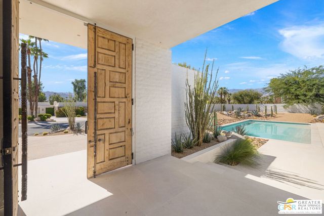 71000 Tamarisk Lane, Rancho Mirage CA: https://media.crmls.org/mediaz/9bfbd814-6ae5-4e41-8a1e-d208d708b457.jpg