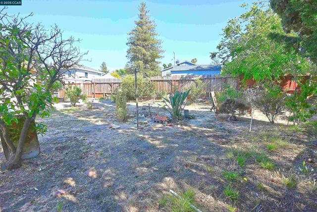 2156 MONTEREY AVENUE, Martinez CA: https://media.crmls.org/mediaz/9bfc6740-045e-4d47-87fd-d97e374d844f.jpg