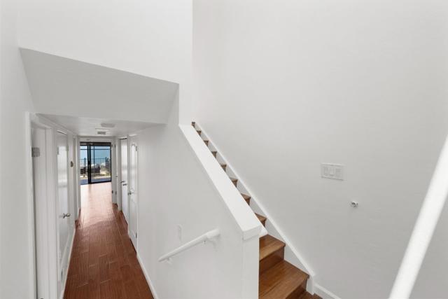 278 Beachview Avenue, Pacifica CA: https://media.crmls.org/mediaz/9bfd7825-4b35-4554-ad17-1b2c6dea2407.jpg