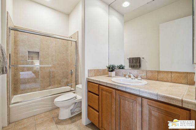 2 Varsity Circle, Rancho Mirage CA: https://media.crmls.org/mediaz/9bfd7f6a-07d3-4b0b-a6ef-f5c1226b70c8.jpg