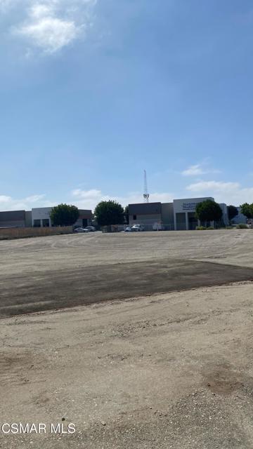 2300 Latigo Avenue, Oxnard CA: https://media.crmls.org/mediaz/9bfdbe03-938a-462a-8401-f09dbc0d2a60.jpg