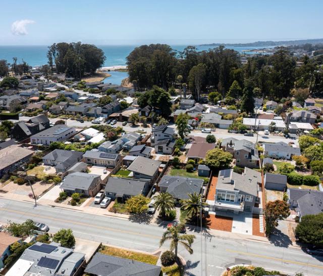 355 30th Avenue, Santa Cruz CA: https://media.crmls.org/mediaz/9bfe9ae1-c8e7-426b-88ea-5c5bb28d4375.jpg