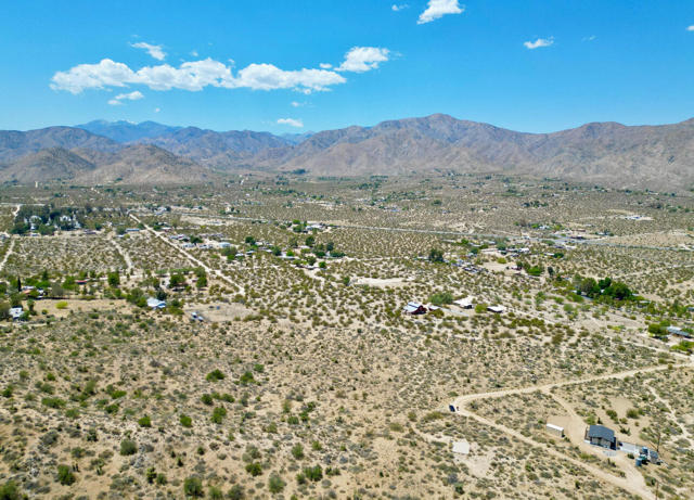0 Elm Street, Morongo Valley CA: https://media.crmls.org/mediaz/9bfe9b4f-4792-4684-9301-1e201792e254.jpg