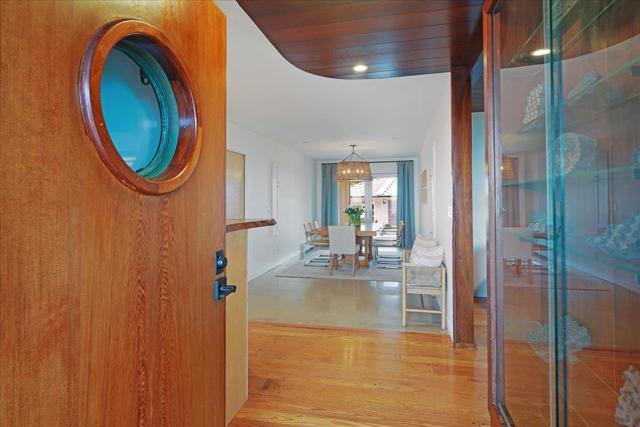 1004 W Cliff Drive, Santa Cruz CA: https://media.crmls.org/mediaz/9bfee428-2db6-457f-84de-2a18146e3ec7.jpg