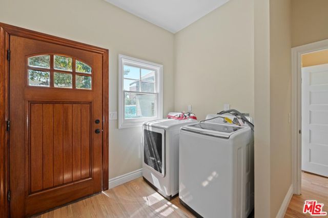1238 S Bonnie Brae Street, Los Angeles CA: https://media.crmls.org/mediaz/9bffa0eb-3bf6-46b1-9be7-3cc06bc295d7.jpg