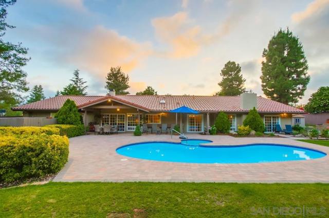 16657 Valle Verde Rd, Poway CA: https://media.crmls.org/mediaz/9c000032-cc61-46a2-a233-c321a98f49e3.jpg