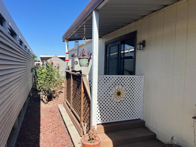 500 N Tully Road, Turlock CA: https://media.crmls.org/mediaz/9c0014e6-f89b-4d05-90f0-e6452216b0d4.jpg