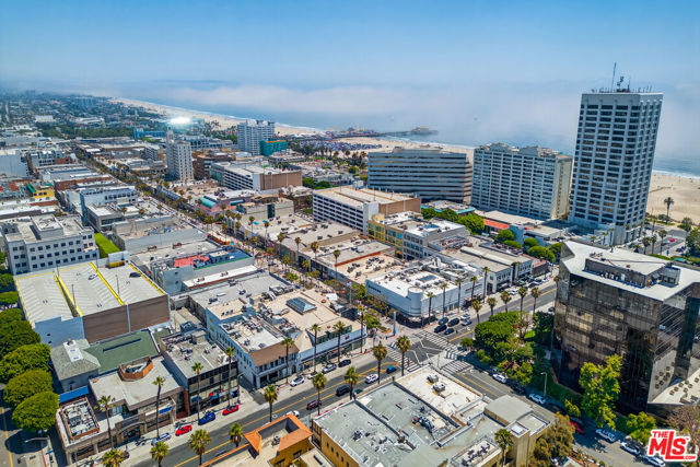 1101 Lincoln Boulevard, Santa Monica CA: https://media.crmls.org/mediaz/9c004021-5850-47f3-9934-fd180e01a5b1.jpg