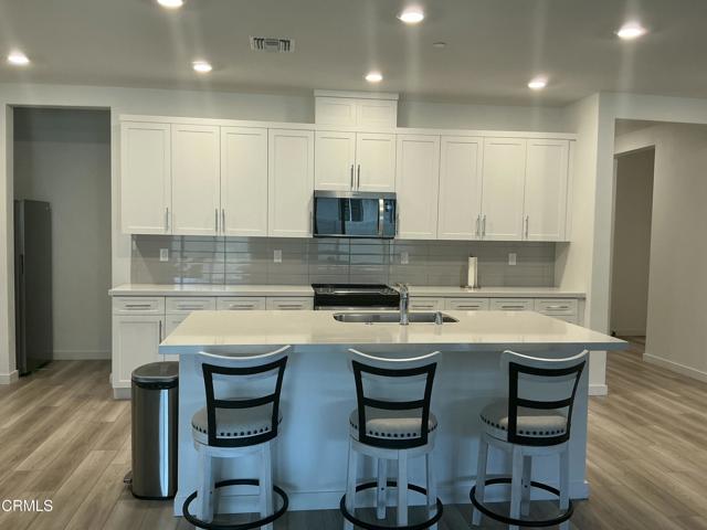 Detail Gallery Image 6 of 24 For 3311 Topaz Ln, Lancaster,  CA 93535 - 3 Beds | 2 Baths