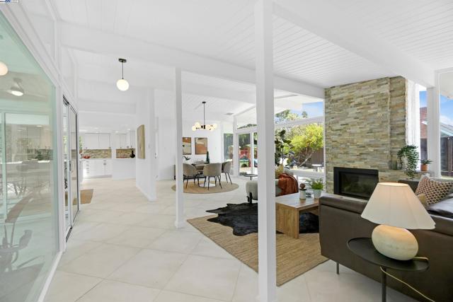 5893 Highwood Rd, Castro Valley CA: https://media.crmls.org/mediaz/9c015a37-0141-4dd4-9fd6-bc171a20ccd8.jpg