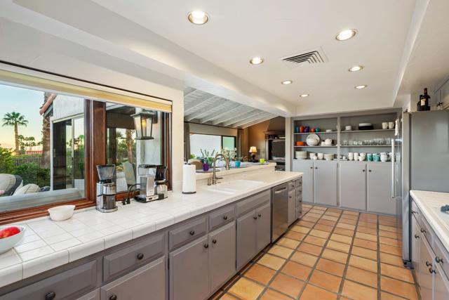 Image 17 of 75 For 40320 Via Entrada