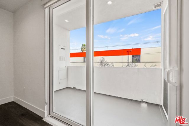850 Wilcox, Los Angeles CA: https://media.crmls.org/mediaz/9c026c6e-20e4-4659-b931-da6cdbeed502.jpg