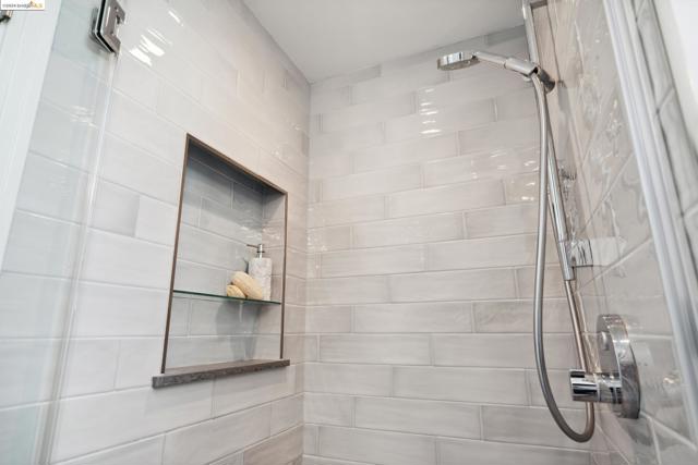 Image 45 of 59 For 5980 Harbord Dr