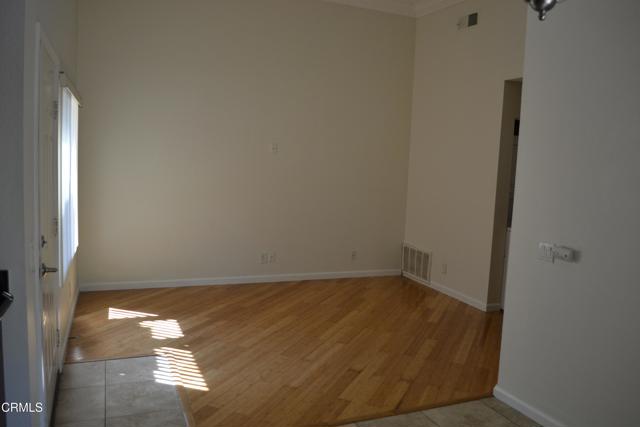 Detail Gallery Image 4 of 27 For 408 N Imperial Ave #E,  Ontario,  CA 91764 - 2 Beds | 1 Baths