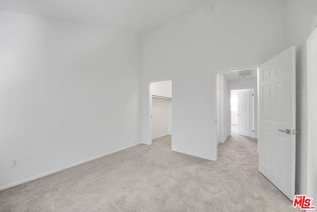 8741 Darby Avenue, Northridge CA: https://media.crmls.org/mediaz/9c035328-e671-4a34-891e-a52ceb3e7226.jpg