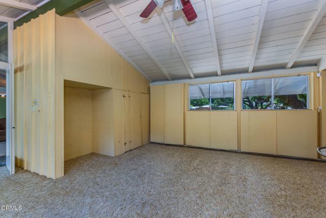 1330 Fern Oaks Drive, Santa Paula CA: https://media.crmls.org/mediaz/9c038e45-bab7-4eb8-a44e-bdd20ef4bd43.jpg