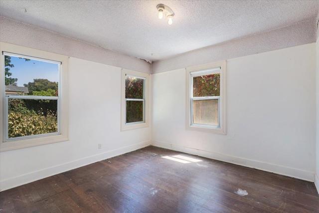 806 Seabright Avenue, Santa Cruz CA: https://media.crmls.org/mediaz/9c03fbcd-0fe9-440a-8f6d-256f3b5c28ef.jpg