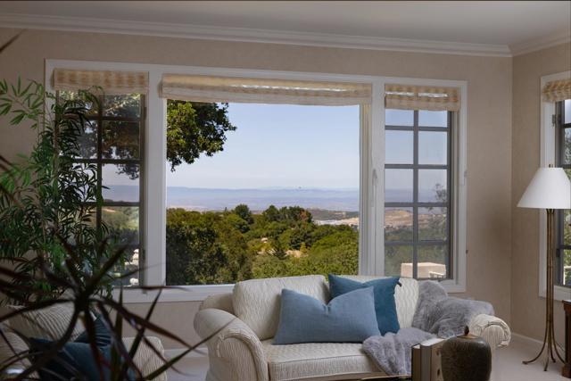 26048 Paseo Del Sur, Monterey CA: https://media.crmls.org/mediaz/9c04739c-a024-4fb8-9371-e27aeaed60f6.jpg