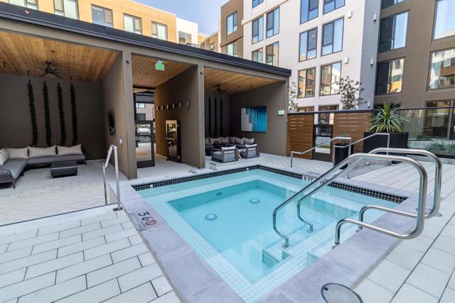 260 260 Brooklyn Basin Way, Oakland CA: https://media.crmls.org/mediaz/9c047c2f-e78e-4299-a392-4570b1d05167.jpg