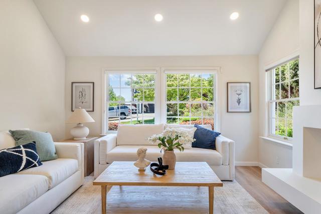 6022 Slopeview Court, Castro Valley CA: https://media.crmls.org/mediaz/9c0497bb-c5af-4ecb-84cf-3a96fd2455c0.jpg