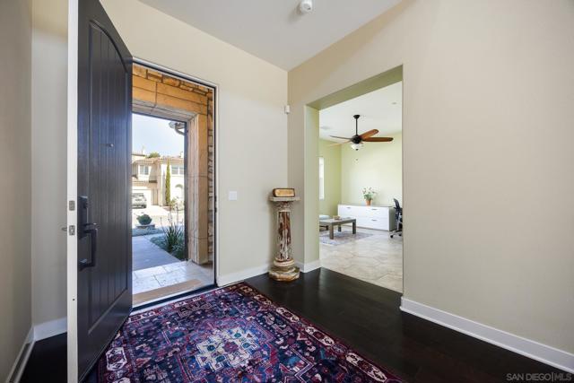 7152 Sitio Corazon, Carlsbad CA: https://media.crmls.org/mediaz/9c04dc26-e3f5-4802-b29c-23444527c350.jpg
