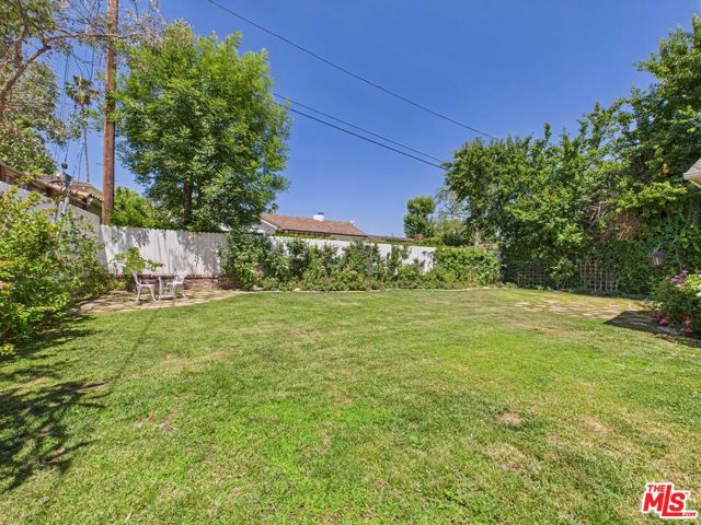 4981 Noeline Avenue, Encino CA: https://media.crmls.org/mediaz/9c0516ee-d7f5-474d-94fd-78622da24ef4.jpg