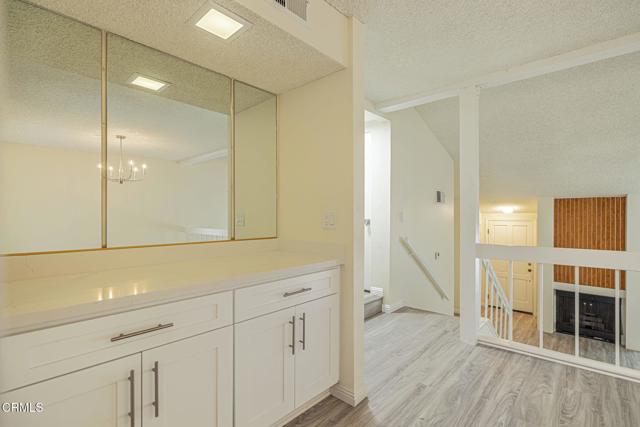 Detail Gallery Image 35 of 48 For 22239 1/4 Erwin St, Woodland Hills,  CA 91367 - 2 Beds | 2 Baths