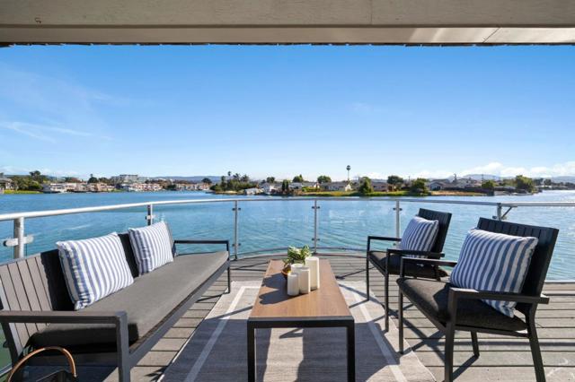 464 Fathom Drive, San Mateo CA: https://media.crmls.org/mediaz/9c062279-af53-4db6-8d37-552c6894bd8a.jpg