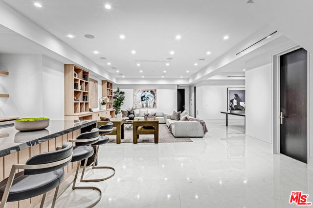 17228 Otsego Street, Encino CA: https://media.crmls.org/mediaz/9c06552a-b4d4-4bdf-aa94-bc26f5ab0273.jpg