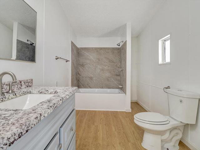 29-2204 Ocean Side Avenue-29