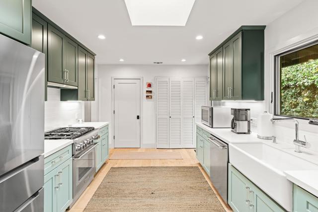 6148 El Tordo, Rancho Santa Fe CA: https://media.crmls.org/mediaz/9c06be8c-c197-442f-a65c-3a35f2b65bf0.jpg