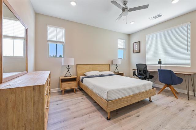 2065 Carol Lee Ln, Escondido CA: https://media.crmls.org/mediaz/9c076c41-d09c-4134-981c-6a472501ff62.jpg