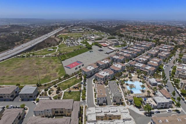 5506 Sandcliff Ln, San Diego CA: https://media.crmls.org/mediaz/9c07ad8c-9529-468d-bd47-659ef0c79f8c.jpg
