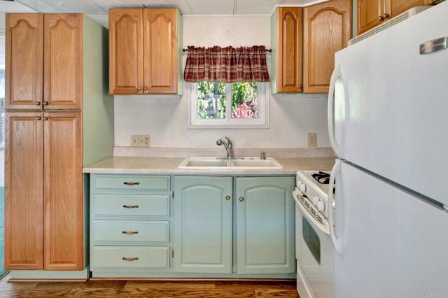 1925 OTAY LAKES RD, Chula Vista CA: https://media.crmls.org/mediaz/9c086884-6c46-439f-b94a-afa18735cfc4.jpg